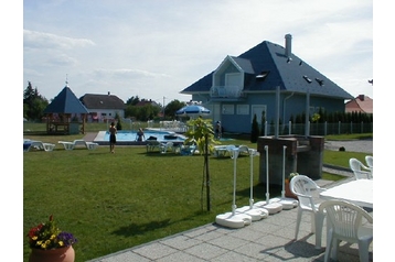 Węgry Privát Gyenesdiás, Zewnątrz